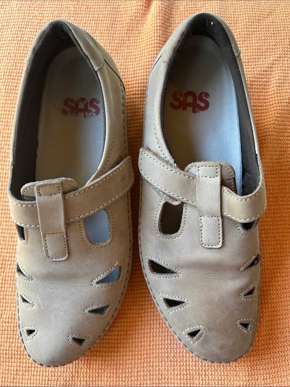 SAS Woman’s  Taupe Leather Hook-and-Loop Sandals 6-6.9